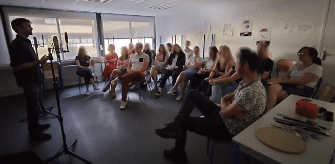 Devenez votre acteur préféré et doublez des scènes de films cultes lors d'un atelier de doublage sur le cinéma pour adultes et enfants sur Pornic et alentours