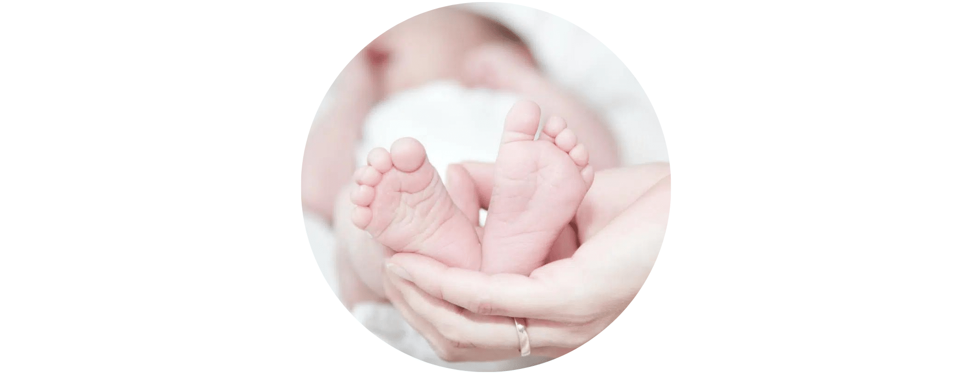 Perrine Leroy de sin-e anime un atelier pour créer les essentiels bébé bios (une brume apaisante, un liniment, une huile de massage) pour enfants et adultes à Pornic avec You Do You Learn au Selva.