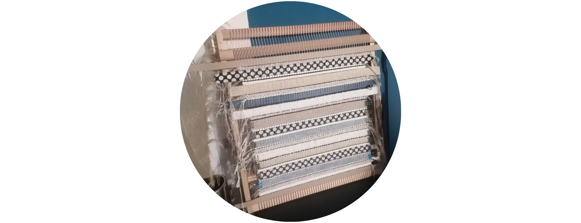 Les tiroirs de Dy propose des ateliers de décoration pour réaliser un carré tissé au cours d'un atelier diy enfants et adultes à Saint Philbert de Grand Lieu, près de Nantes avec You Do You Learn. Idéal par temps de pluie, pour un EVG, EVJF, teambuilding, anniversaire.