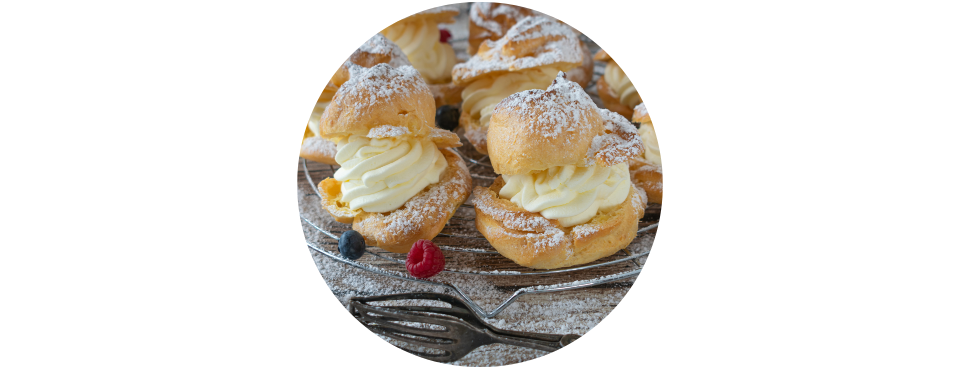 H'liza de Dak Lak propose des cours de cuisine pour réaliser des pâtisserie "chou chocolat et praliné" au cours d'un atelier diy enfants à la Plaine sur mer entre Pornic et Saint Nazaire avec You Do You Learn. Idéal par temps de pluie, pour un EVG, EVJF, teambuilding, anniversaire.